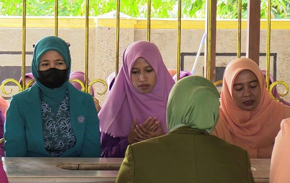 Momentum Hari Kartini Mendekati Lebaran, Seperti Apa Suasana Makam ??