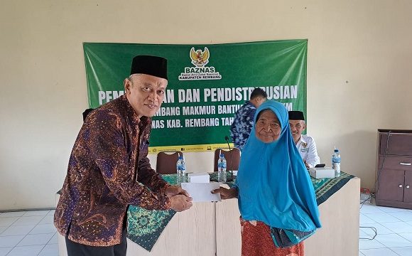 Peduli Pelaku Usaha Kecil, Baznas Berikan Bantuan Usaha