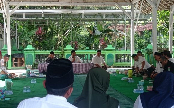 Ziarah Makam Para Tokoh Dan Terongan, Warnai Jelang Pendaftaran Bakal Caleg