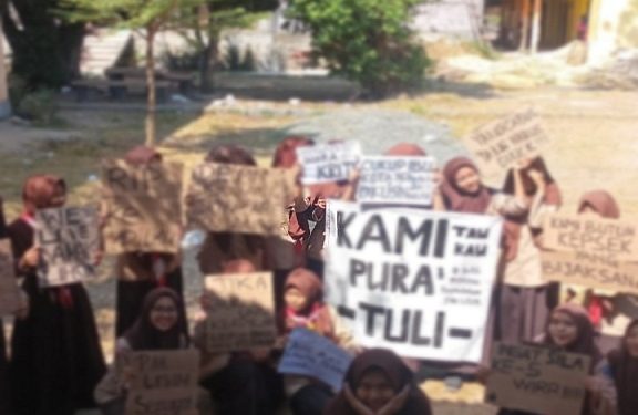 Siswa Demo Menolak Guru Dipindah, Tuntutan Disetujui Atau Tidak ??