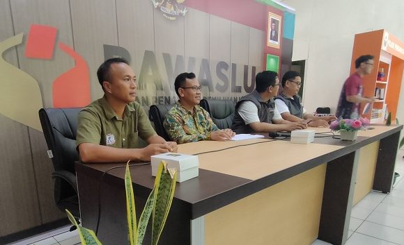 Bawaslu Rembang Umumkan Jumlah Kebutuhan Pengawas TPS, Anda Minat ??