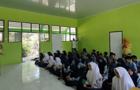 Cara Zaimatun Memotivasi Siswanya :”Saya Sampai Ke Surabaya, Mbayar Lho…”