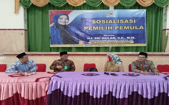 Hj Sri Wulan Dorong Pemilih Pemula Gunakan Hak Suara, “Gak Milih, Gak Keren…”