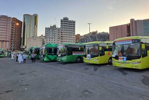 Deretan Bus Shalawat di Terminal Syb Amir, kawasan Masjidil Haram.