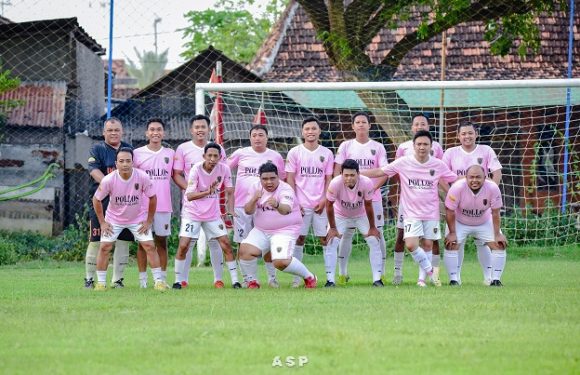 Trisula Buncit FC Diturunkan, PWI n Friends Kerepotan Membendung Serangan