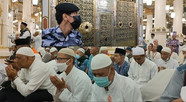 Catatan Petugas Haji (22) : Menumpahkan Semua Di Raudhah, Tempat Mustajabnya Do’a