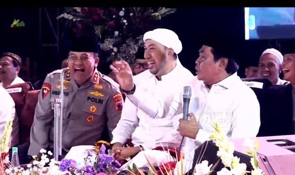 Ngeriii, Momen Kapolda Digojloki Kiai Anwar Zahid “Ora Cetho”