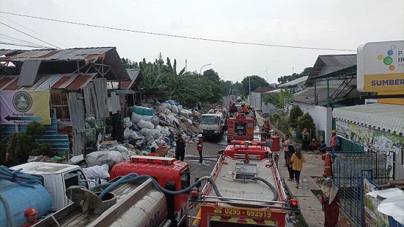 1 Terluka Saat Gudang Rosok Dibakar, Terduga Pelaku Anak Kandung Pemilik Usaha