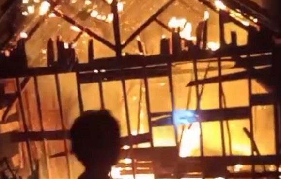 Rapat RT Langsung Bubar, Gara-Gara Rumah Terbakar
