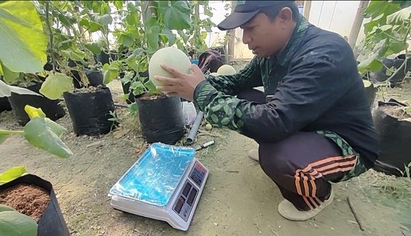 Mohammad Asnawi, Dari Gedung DPRD Ke Green House Endes Farm