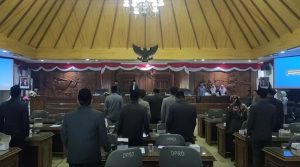 Suasana sidang paripurna DPRD Rembang, Jawa Tengah pasca penahanan Ketua DPRD di Arab Saudi.