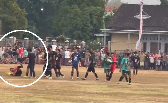 Sepak Bola Ricuh, Penendang Asisten Wasit Diduga Caleg Terpilih DPRD Rembang