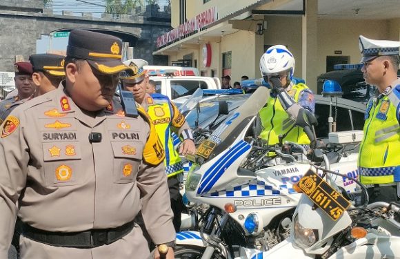Pendaftaran Dua Pasangan Calon Waktunya Beriringan, Polres Rembang Kerahkan Ratusan Personil