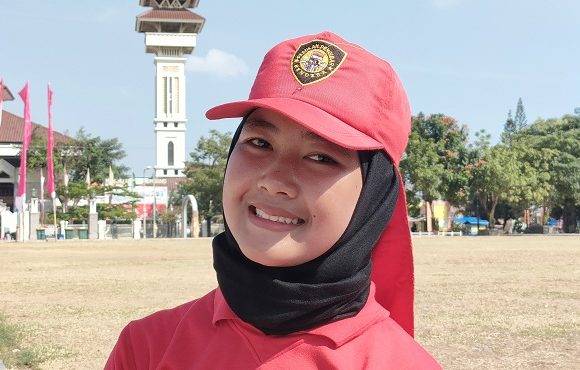Kisah Febriana Vindi, Anak Yatim Yang Terpilih Menjadi Pembawa Bendera Paskibraka Kab. Rembang