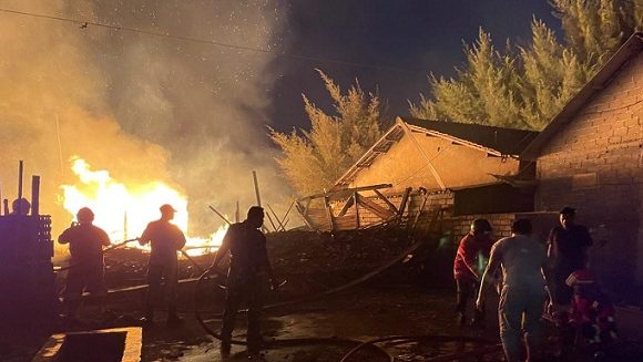 Kebakaran Kapal Di Kalipang Sarang, 900 Jutaan Melayang