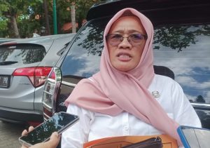 Sri Jarwati, saat ditemui awak media di halaman Kantor Bupati Rembang.