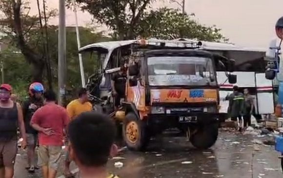 5 Jenazah Dibawa Ke RSUD dr. R. Soetrasno Rembang, 1 Korban Meninggal Di Puskesmas Batangan