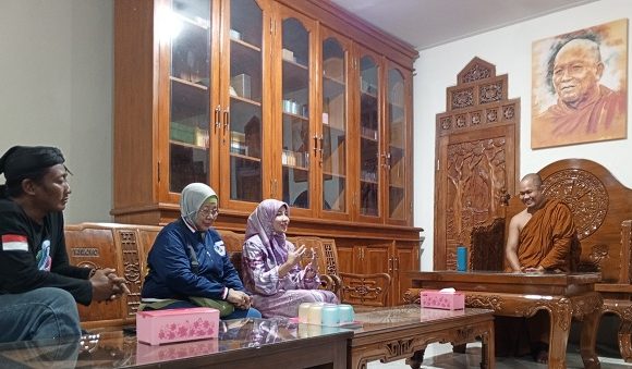 Berkunjung Ke Vihara Sendangcoyo, Cabup Vivit Mendapatkan Pesan Khusus Bhikkhu Piyadhiro Thera