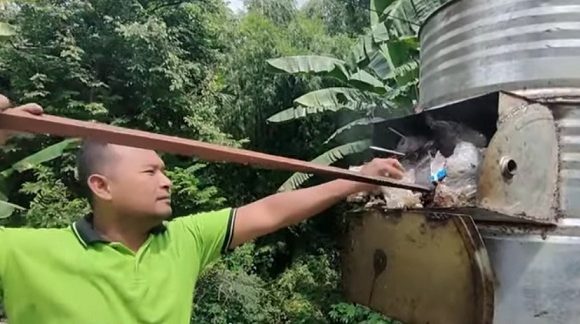 Berawal Dari Banjir Besar, Warga Ciptakan Alat Pemusnah Sampah Ramah Lingkungan