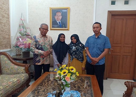Lama Di Rembang Karena Tak Punya Biaya, Kepulangan Dua Santriwati Papua Dibantu Dewan Pembina Nasdem Atna Tukiman
