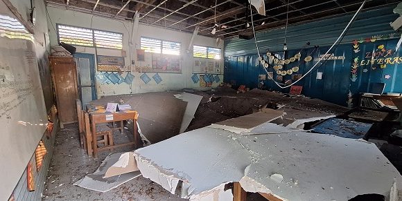 Atap Plavon Ruang Kelas Ambrol, Puluhan Siswa Dipindahkan