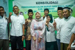 Calon Bupati Vivit Dinarini hadir dalam konsolidasi pemenangan di Kantor DPC PKB Rembang, Minggu (06/10).