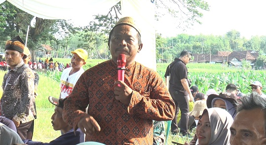 Kisah H. Waluyo, Petani Desa Landoh Yang Minta Hatinya Wamen