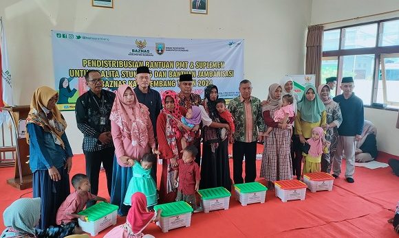 Peduli Anak Stunting : Baznas Rembang Salurkan Kornet, Kapsul Kelor Dan Suplemen