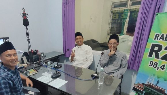 Angka Kemiskinan Di Kab. Rembang : 01 Singgung Posisi Wabup, 02 Soroti Kinerja Bupati