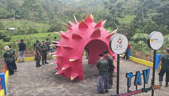 Trenggulunan Bergerak, Dari Kaliandra Hingga Tugu Buah Naga