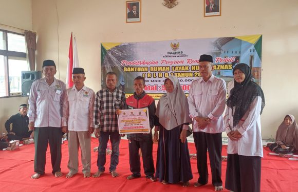 Baznas Rembang Salurkan 28 Unit RLHB, Bantu Percepat Pengentasan Kemiskinan