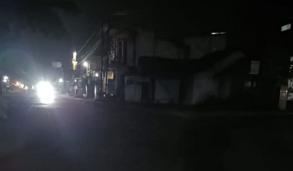 Lampu Penerangan Padam, Simpang Tiga Karas Sedan Rawan Kecelakaan