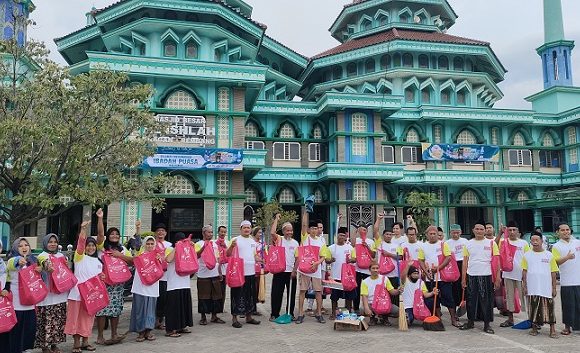 Kenapa Masjid Besar Al-Ishlah Kragan Sering Dipilih Untuk Kegiatan Bersih Masjid, Wings Ungkap Alasannya