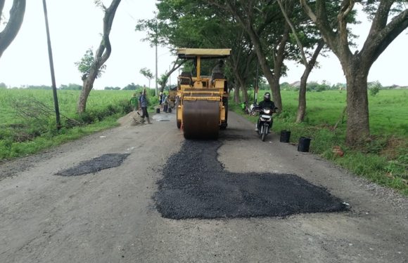 Perbaikan Jalan Mulai Dilakukan, Bupati Tegaskan Selesai Sebelum Lebaran
