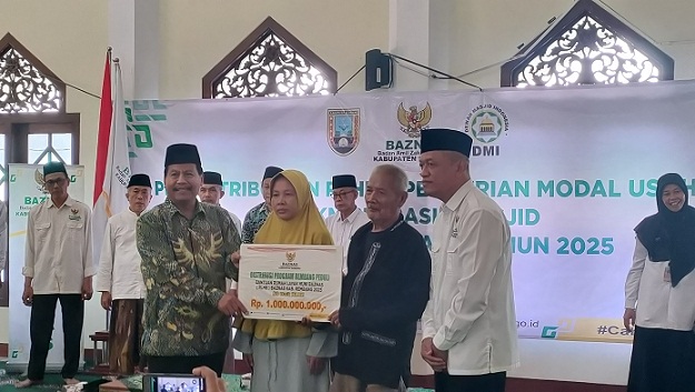 1 Miliar Penataan RTLH, 250 Juta Untuk Pemberdayaan Ekonomi Jemaah Masjid (Baznas Rembang Salurkan Bantuan)