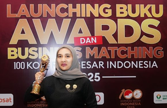 KSP Bhina Raharja Rembang Menjadi 100 Koperasi Besar Se-Indonesia, Raih Penghargaan Di Bali