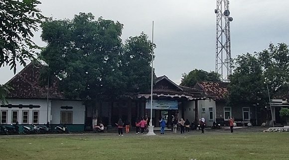 Eksistensi Senam Lansia Tiap Minggu Pagi, Di Halaman Kantor Kecamatan Sulang