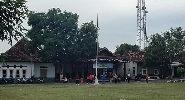 Eksistensi Senam Lansia Tiap Minggu Pagi, Di Halaman Kantor Kecamatan Sulang
