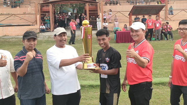 Soekarno Cup : Bintang FC Jadi Yang Terbaik, PDI P Rembang Targetkan Turnamen Setiap Tahun