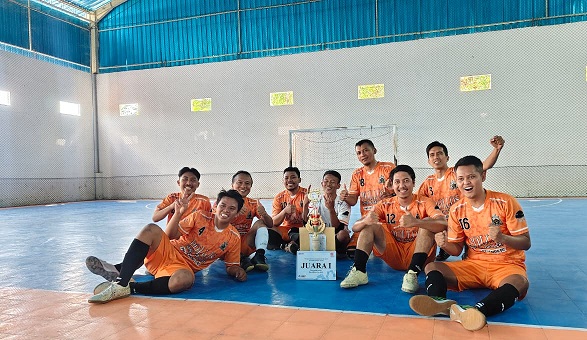 Menyandang Status Debutan, Tim Futsal PWI Kabupaten Rembang Sukses Juarai Bhina Cup 2025