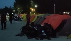 Suasana malam Minggu di Pantai Indah Layur Dusun Layur Desa Gedongmulyo Lasem.
