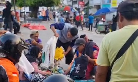 Pasar Gratis Diserbu Masyarakat, Hasil Kerja Sama Dari Tiga Pihak
