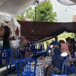 Suasana syukuran pernikahan di rumah warga Desa Weton Kecamatan Rembang, yang mendapatkan suami dari Jerman, Senin (29 September 2025).