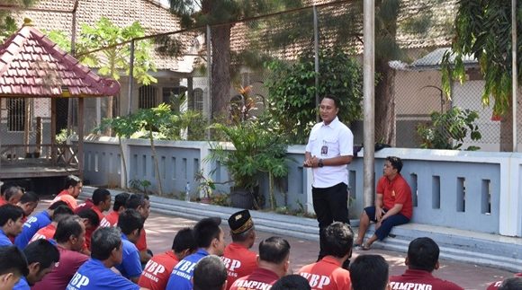 Jebolan Pondok Pesantren, Penugasan Pertama Ke Kampung Halaman (Kisah Abdul Majid Amanatullah)