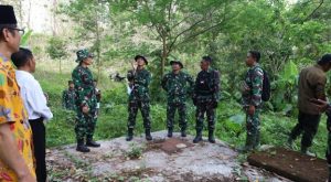 Survei calon lokasi untuk YTP 888 di Desa Bangunrejo Kecamatan Pamotan, hari Selasa pekan ini (23/09).