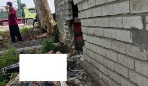 Pengendara sepeda motor meninggal dunia di jalur Pantura Desa Gedongmulyo Kecamatan Lasem, Jum’at pagi (24/10).
