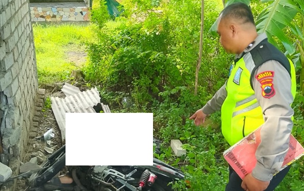 Tembok Warung Sampai Jebol, Pengendara Motor Meninggal Dunia