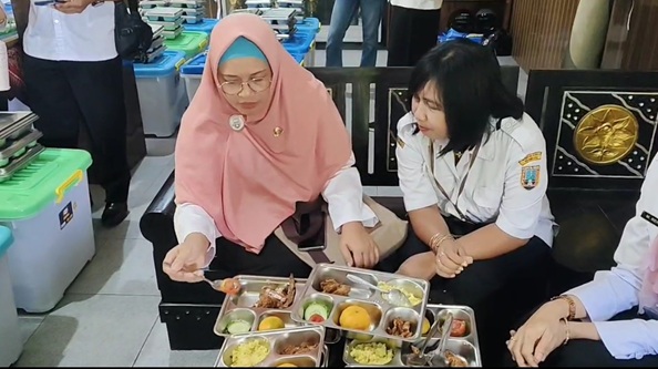 Dinkes Ungkap Hasil Pengecekan, SPPG Angkat Bicara (MBG Ditolak SMP N 5 Rembang)