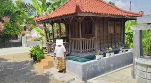 HR, selaku pihak pelapor berada di lokasi kejadian.