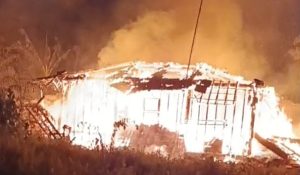 Kebakaran rumah di Desa Ngadem, Rembang, Jum’at malam (28/11).